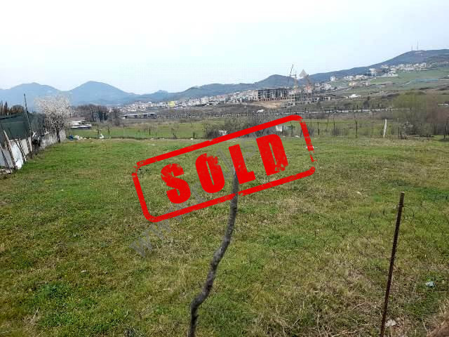 Land for sale in Ramazan Begu Street, Sauk.
It has an area of 678 m2, suitable for construction.
T